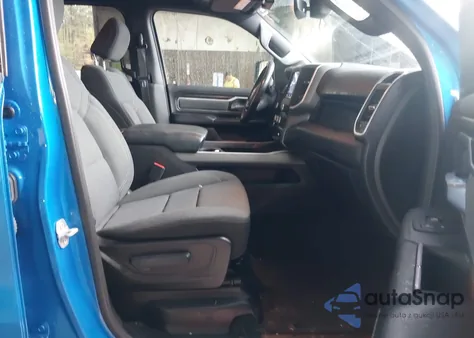 2021 Ram 1500 Big Horn 4X4 5'7 Box z USA, uszkodzony, nr VIN 1C6SRFFT4MN641929